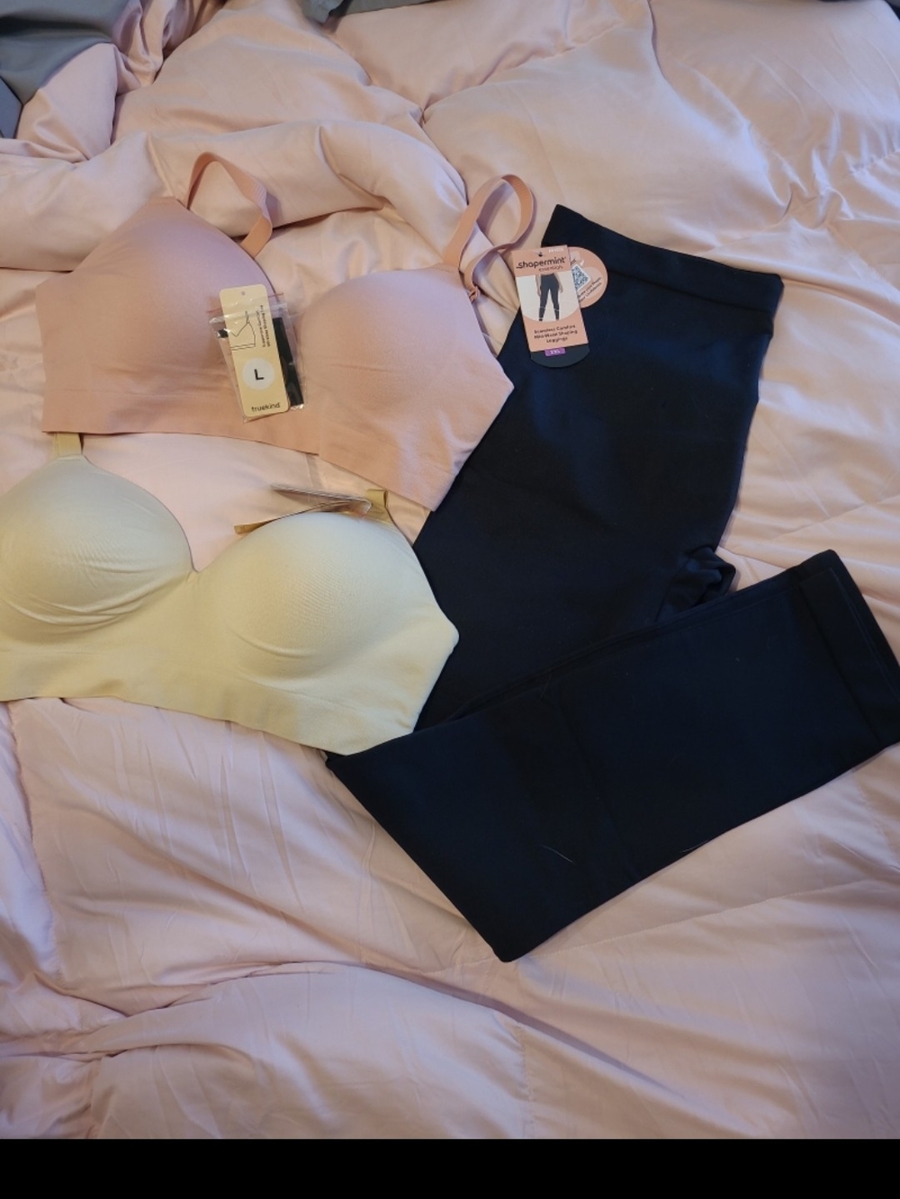 Shapermint Bundle- 2 Bras & A Legging